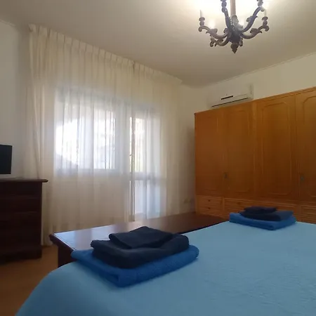 Nyaraló Teodora Alghero